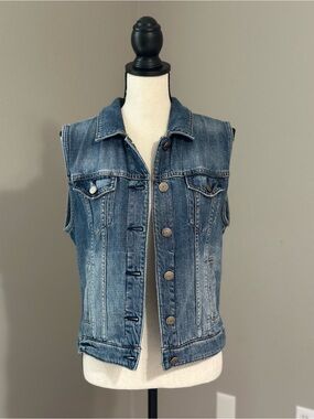 J. Crew Indigo Denim Utility Farm Worn Vest in Light Blue Cotton